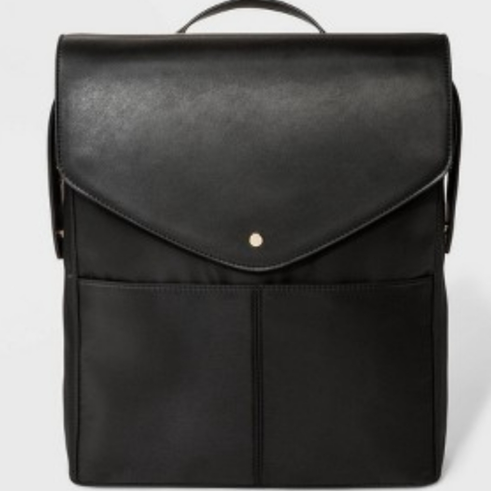 Commuter Flap Backpack - A New Day Black